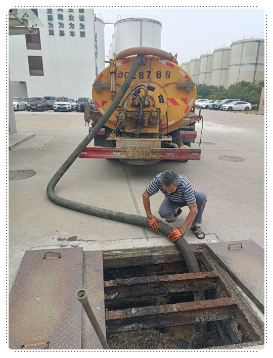 木棠镇隔油池清掏